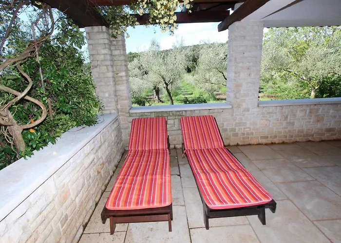 Holiday House San Pruti
